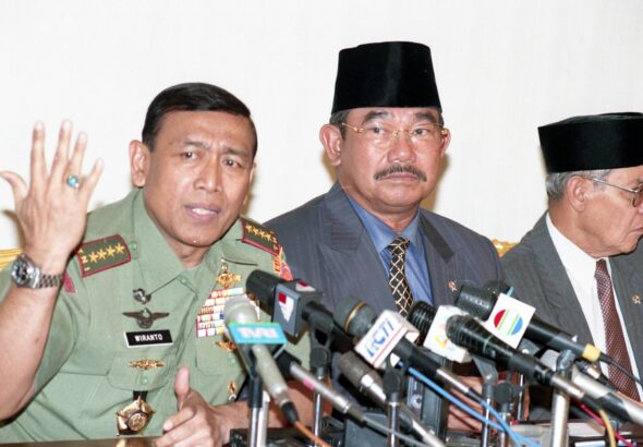 Darurat Militer di Indonesia: Payung Hukum dan Implikasinya bagi Stabilitas Nasional