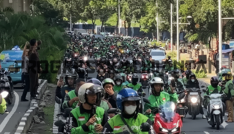 Gelombang Aksi Demo Ojol: Dari Istana Kepresidenan hingga Gedung DPR RI