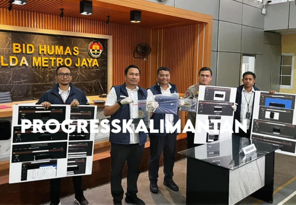 Nama Bjorka kembali jadi sorotan publik Indonesia setelah otoritas resmi mengumumkan penangkapannya. Sosok yang dikenal sebagai hacker kontroversial ini sebelumnya sempat mengguncang dunia maya Indonesia dengan sejumlah aksi peretasan. Salah satu yang menarik perhatian adalah klaim Bjorka berhasil mendapatkan data dari sejumlah institusi penting, termasuk lembaga pemerintah maupun sektor swasta. Penangkapan Bjorka tidak terjadi begitu saja. Kronologinya cukup panjang dan melibatkan berbagai lembaga. Menurut sumber resmi, ada sebuah bank swasta nasional yang melaporkan aktivitas mencurigakan terkait dugaan kebocoran data nasabah. Laporan inilah yang kemudian memicu langkah aparat untuk menelusuri jejak digital Bjorka. Awal Jejak Digital Bjorka dikenal lihai dalam memanfaatkan berbagai platform untuk menyebarkan informasi maupun mengunggah data hasil peretasannya. Ia menggunakan forum internasional, media sosial anonim, hingga aplikasi pesan terenkripsi untuk membagikan klaimnya. Namun, di balik semua itu, setiap langkah di dunia maya tetap meninggalkan jejak digital. Tim siber Indonesia kemudian menelusuri pola komunikasi Bjorka. Dari analisis log server hingga pemantauan aktivitas di forum, mereka menemukan beberapa kesamaan pola yang mengarah pada individu tertentu. Pada titik ini, dugaan mulai menguat bahwa pelaku sebenarnya tidak hanya seorang, melainkan jaringan yang saling terhubung. Laporan Bank Swasta Kunci penting dalam investigasi datang dari laporan salah satu bank swasta di Indonesia. Mereka menemukan adanya akses ilegal ke sistem data yang berpotensi membahayakan keamanan nasabah. Laporan resmi diajukan ke aparat penegak hukum, dan dari sinilah penyelidikan berfokus lebih tajam. Dalam pemeriksaan, terungkap bahwa beberapa data internal sempat diperjualbelikan di forum gelap. Meski belum semua klaim bisa diverifikasi, fakta bahwa data perbankan masuk radar publik menjadi bukti serius akan ancaman nyata peretasan. Gonta-ganti Username Bjorka sempat membuat aparat kewalahan karena sering berganti identitas online. Username, avatar, hingga gaya bahasa posting sering diubah agar tidak mudah dilacak. Namun, perubahan itu justru menjadi bahan analisis tambahan. Tim siber memanfaatkan linguistic fingerprinting, yaitu meneliti gaya bahasa tulisan untuk mengidentifikasi penulis. Selain itu, penggunaan beberapa alamat IP yang berulang di forum berbeda akhirnya membuka celah. Kombinasi teknik forensik digital inilah yang akhirnya menyingkap siapa sosok di balik nama Bjorka. Penangkapan Setelah bukti cukup kuat, aparat bergerak cepat. Proses penangkapan berlangsung tertutup, dengan koordinasi antara kepolisian, Badan Siber dan Sandi Negara (BSSN), serta lembaga intelijen. Sosok yang diduga sebagai Bjorka diamankan untuk pemeriksaan lebih lanjut. Publik Indonesia pun terbelah. Ada yang menganggap penangkapan ini sebagai langkah tepat untuk melindungi keamanan negara. Namun, ada pula yang menilai Bjorka hanyalah simbol perlawanan terhadap lemahnya sistem keamanan digital Indonesia. Dampak bagi Indonesia Kasus Bjorka memberi pelajaran penting bagi Indonesia. Pertama, keamanan data harus menjadi prioritas, bukan hanya di instansi pemerintah, tetapi juga di sektor swasta, terutama perbankan. Kedua, kemampuan literasi digital masyarakat perlu ditingkatkan agar tidak mudah terjebak isu yang belum jelas kebenarannya. Pemerintah diharapkan lebih serius memperkuat pertahanan siber nasional. Tanpa sistem yang kuat, Indonesia akan terus menjadi sasaran empuk peretas, baik dari dalam negeri maupun luar negeri. Kasus ini masih dalam proses hukum, namun satu hal pasti: nama Bjorka akan selalu dikenang sebagai peringatan bahwa keamanan siber adalah isu krusial bagi bangsa Indonesia.